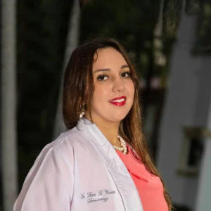 Anna Chacon dermatólogo licenciado